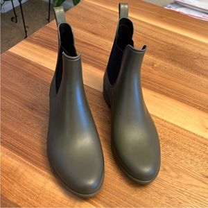 A New Day Women’s Rain Boots in Green 
Size 9